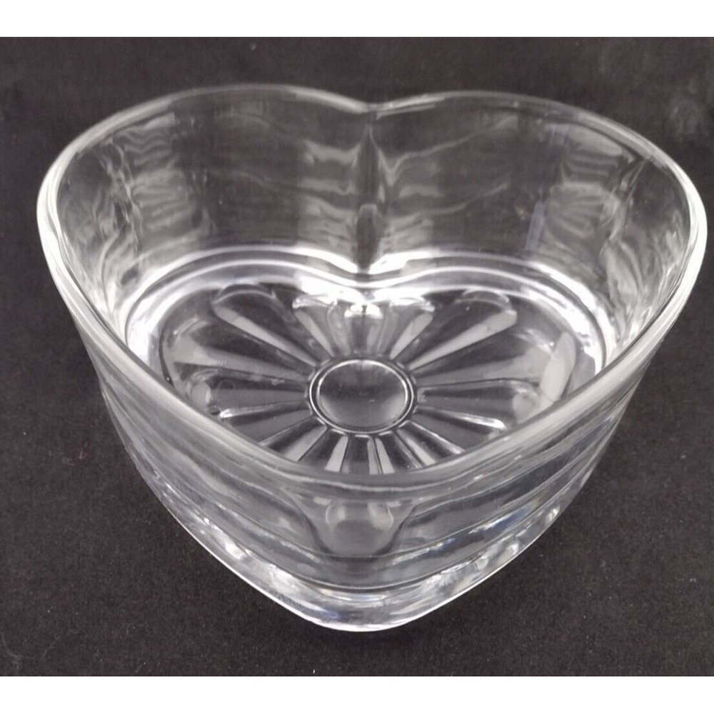 Vintage 6” Libbey Heart Shaped Clear Glass Bowl Candy Nut Dish Trinket Valentive